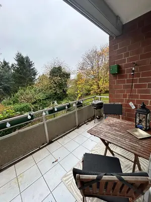 Ein Balkon oder eine Terrasse in der Unterkunft Apartment möbiliert Top lage 10min DUS Airport, Messe und Fussball Stadion