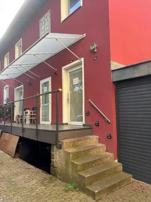 Das Gebäude in dem sich die Ferienwohnung befindet