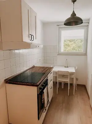 Küche/Küchenzeile in der Unterkunft Wohnen im Ländereck Essen Mülheim Oberhausen BS1HL