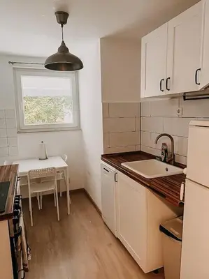 Küche/Küchenzeile in der Unterkunft Wohnen im Ländereck Essen Mülheim Oberhausen BS1HL
