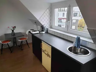 Küche/Küchenzeile in der Unterkunft Bei Pina - Schöne Dachgeschosswohnung nahe Düsseldorf