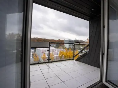 Ein Balkon oder eine Terrasse in der Unterkunft Serviceroom24 - Apartment 4 in Gladbeck WLAN - Smart-TV - 24-7 Check-in und Küche