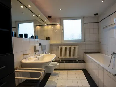 Ein Badezimmer in der Unterkunft Serviceroom24 - Apartment 4 in Gladbeck WLAN - Smart-TV - 24-7 Check-in und Küche