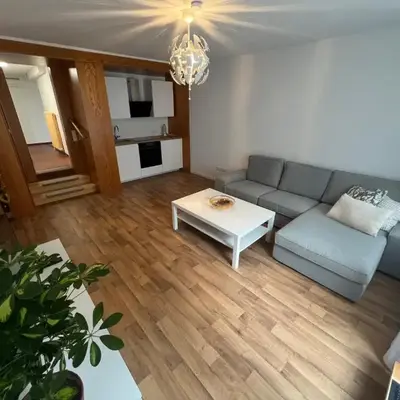 Messenahe Moderne Zwei-Zimmer-Wohnung 42qm