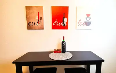 Getränke in der Unterkunft Cozy-Stay II, 2-Room Flat for Vacation & Messe, Düsseldorf, Perfect Connectivity