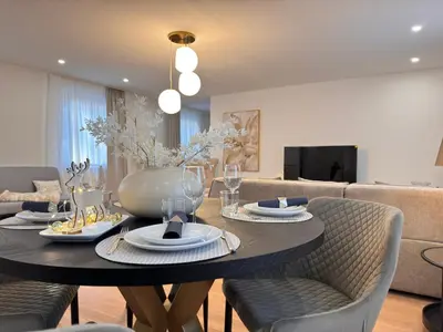 TV/Unterhaltungsangebot in der Unterkunft 100qm City Wohnung für 6 mit Privatparkplatz