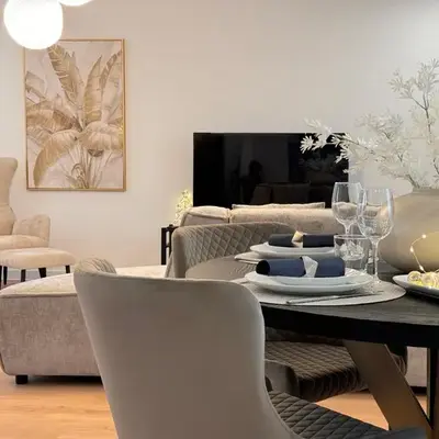 100qm City Wohnung für 6 mit Privatparkplatz