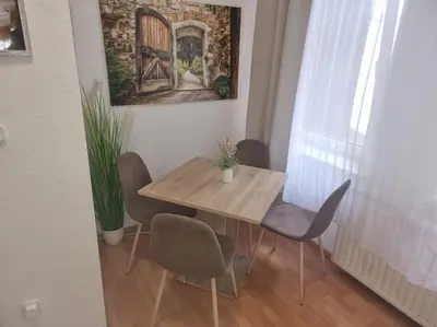 Ein Sitzbereich in der Unterkunft Monteurunterkunft Nähe CentrO Oberhausen - 1OGL