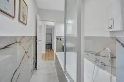 Ein Badezimmer in der Unterkunft Schöne Essen Wohnung - 5 Betten