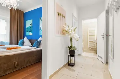 Ein Bett oder Betten in einem Zimmer der Unterkunft JAKSE-Apartments - Urban Jungle - top Lage & flexibler Checkin