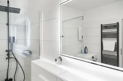 Ein Badezimmer in der Unterkunft VlNFUL2 Premium-Apartment mit Balkon und Parkplatz