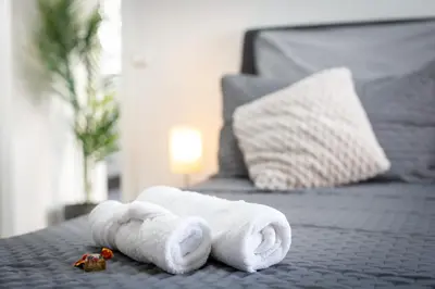 Ein Bett oder Betten in einem Zimmer der Unterkunft MOLA Apartments-Moderne Ferienwohnung im Herdecker Zentrum für 3 Personen-mit Balkon-Grill-Gratis Parkplatz-WLAN