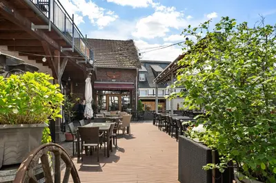 Das Gebäude in dem sich die Ferienwohnung befindet