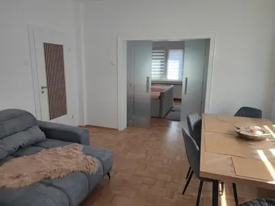 Ein Sitzbereich in der Unterkunft Rene Deluxe Apartament 2 Zimmer in einer WG mit Gemeinschaftsküche