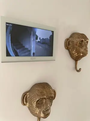 TV/Unterhaltungsangebot in der Unterkunft Moderne schicke Dachgeschosswohnung 15 min bis Düsseldorf