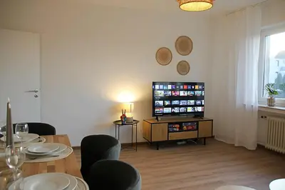 TV/Unterhaltungsangebot in der Unterkunft Große 6 Personen Wohnung I Balkon I zentral I Boxspringbett I Wifi
