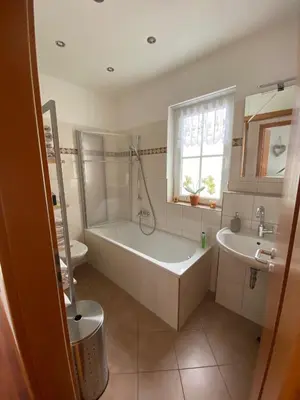 Ein Badezimmer in der Unterkunft Gemütliche 2 Zimmerwohnung