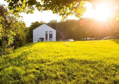 Ein Garten an der Unterkunft Haus am Park - Ihr Gästehaus in Velbert
