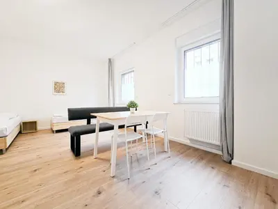 Ein Sitzbereich in der Unterkunft Tolstov Apartments - Monteurwohnung mit 3 Zimmern , Terrasse und Parkplatz