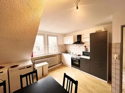 Küche/Küchenzeile in der Unterkunft homes of ruhr - Monteurwohnung Hütte