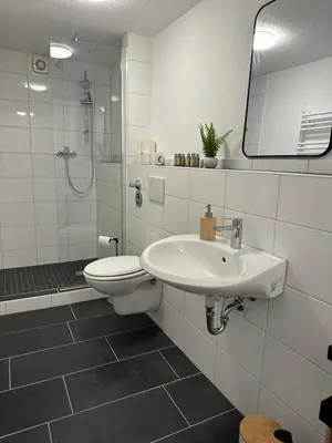 Ein Badezimmer in der Unterkunft 22-stilvolles, renoviertes Apartment in Super Lage von Herten, direkt am Volkspark!