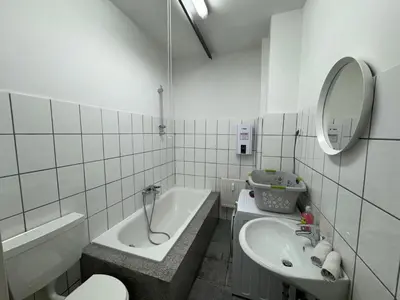 Ein Badezimmer in der Unterkunft homes of ruhr - Monteurwohnung Grillo
