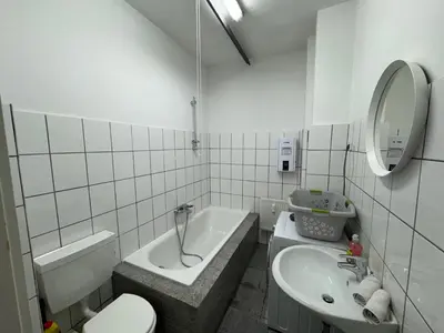 Ein Badezimmer in der Unterkunft homes of ruhr - Monteurwohnung Grillo