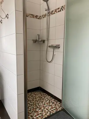Ein Badezimmer in der Unterkunft Ferienwohnung - Monteurwohnung
