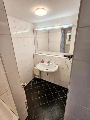 Ein Badezimmer in der Unterkunft homes of ruhr- Monteurwohnung Kabuff
