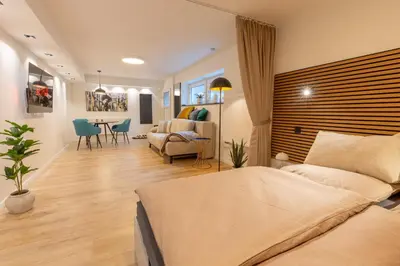 Ein Sitzbereich in der Unterkunft City Nest Dortmund