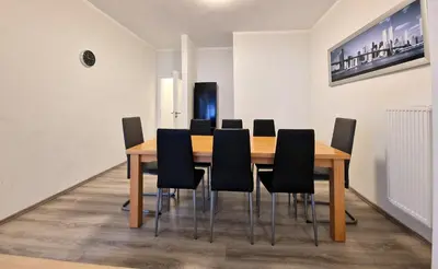 Ein Sitzbereich in der Unterkunft BS Oberhausen Comfort Zentral-Apartment