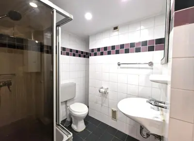 Ein Badezimmer in der Unterkunft BS Oberhausen Comfort Zentral-Apartment
