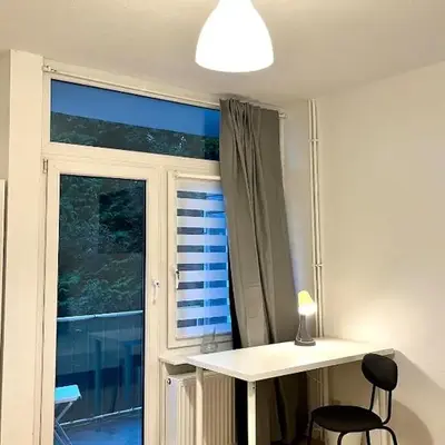 Tolles neues Apartment mit Balkon