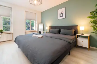 Ein Bett oder Betten in einem Zimmer der Unterkunft Smart Home - Wuppertal - Perfect for 6-8 Guests! Netflix - Central - Free Parking Zone
