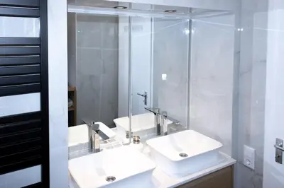 Ein Badezimmer in der Unterkunft Modernes 3 Zimmer Apartment !