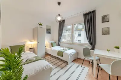 Ein Bett oder Betten in einem Zimmer der Unterkunft Eco Retreat Spacestays - Smart TV - WIFI