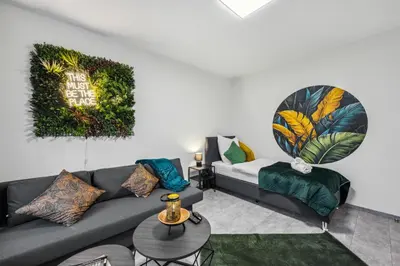 Ein Sitzbereich in der Unterkunft 2 rooms I 55sqm Apartment I Parking