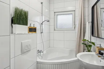 Ein Badezimmer in der Unterkunft 2 rooms I 55sqm Apartment I Parking