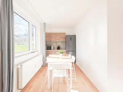 Grundriss der Unterkunft Tolstov Apartments - Monteurwohnung - 3 Schlafzimmer - Esszimmer - Küche - Waschmaschine - 25 Min zur Messe DUS