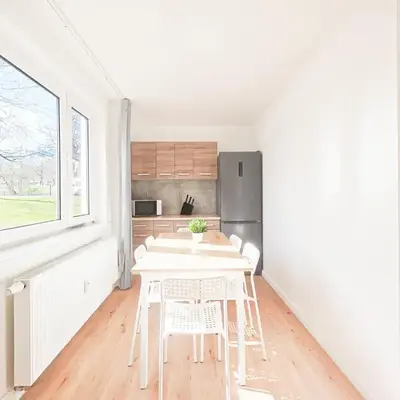 Tolstov Apartments - Monteurwohnung - 3 Schlafzimmer - Esszimmer - Küche - Waschmaschine - 25 Min zur Messe DUS