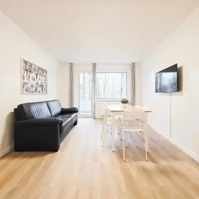 Tolstov Apartments - Monteurwohnung - 2 Schlafzimmer - Wohnzimmer - Küche - Balkon - Waschmaschine - 25 Min zur Messe DUS