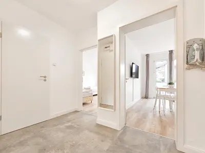 TV/Unterhaltungsangebot in der Unterkunft Tolstov Apartments - Monteurwohnung - 2 Schlafzimmer - Küche - Waschmaschine - 25 Min zur Messe DUS