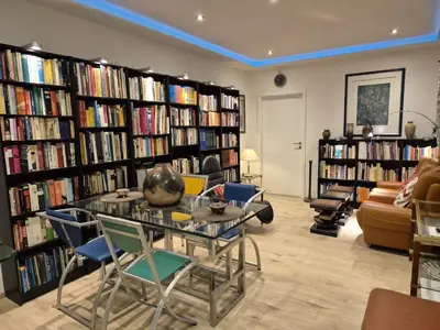 Die Bibliothek in der Ferienwohnung