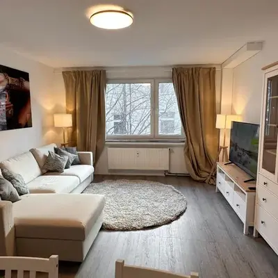 Beautiful flat with living room and kitchen sleeps 4p on separate beds and 2p on sofa