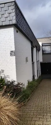 Das Gebäude in dem sich das Ferienhaus befindet