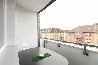 Ein Balkon oder eine Terrasse in der Unterkunft - Zen Haven Luxurious 3-Room Japanese-Themed Apartment with King-Size Beds, Balcony, Bamboo Accents, Entertainment Galore & Private Parking - Near Airport & Train Station -