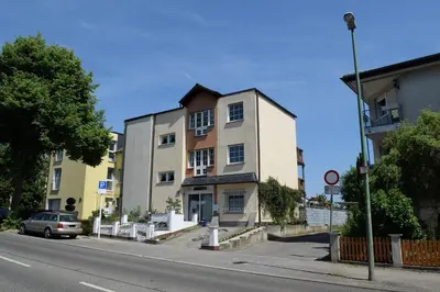 Das Gebäude in dem sich die Ferienwohnung befindet