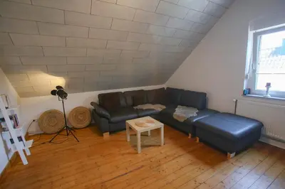 Ein Sitzbereich in der Unterkunft 85 qm DG nahe Uni und City bis 6 P 4 Zi KDB