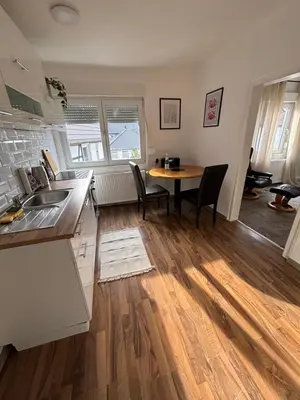 Küche/Küchenzeile in der Unterkunft Gemütliche 2 Zimmer Wohnung in bester Lage