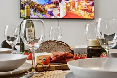 Getränke in der Unterkunft Modern-Netflix-Messe-Veltins Arena-Free Parking